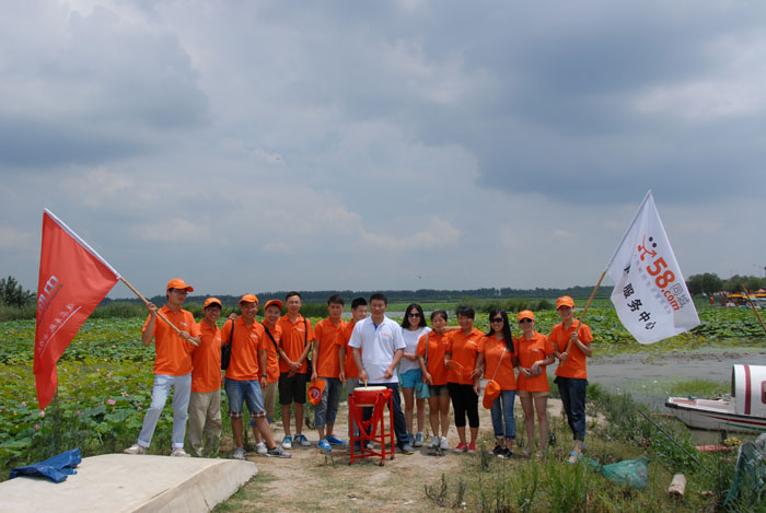 ��ɫ���e���ف�һ����Ӱ